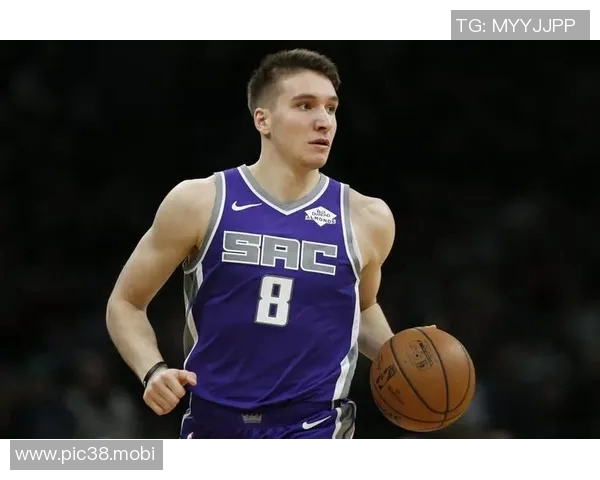 队记：快船目前无意交易科林斯的到期合同 也没有兜售博格丹